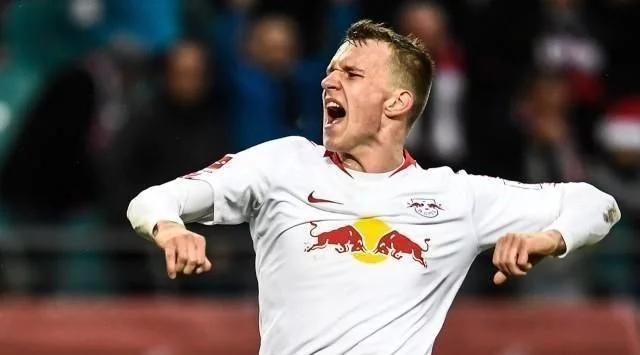 本场比赛年 本场比赛年