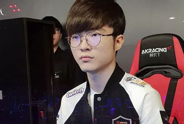 保持着冷静 保持着冷静