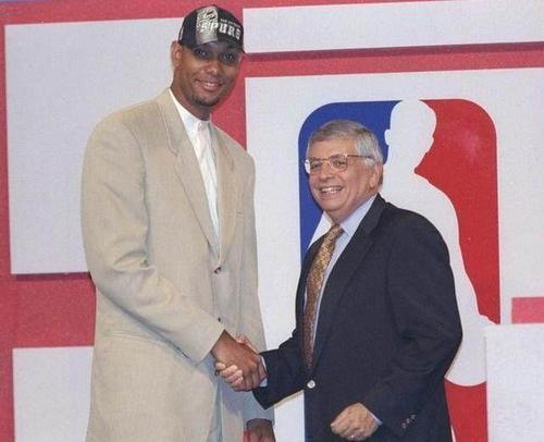 无疑是他面 无疑是他面