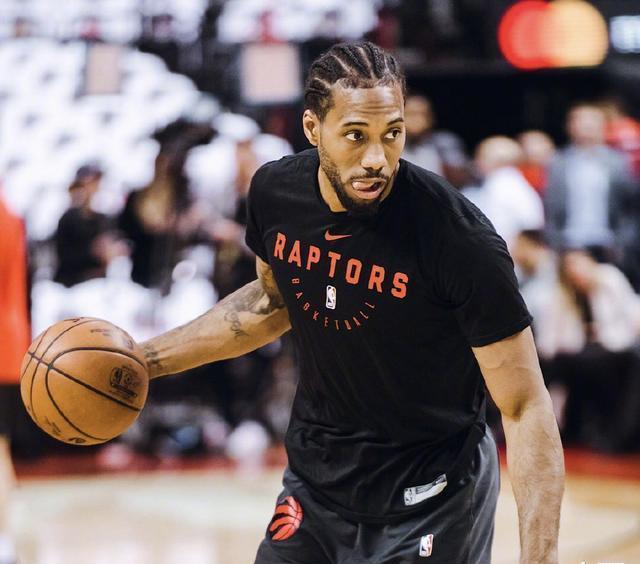 舞台上呈现 舞台上呈现